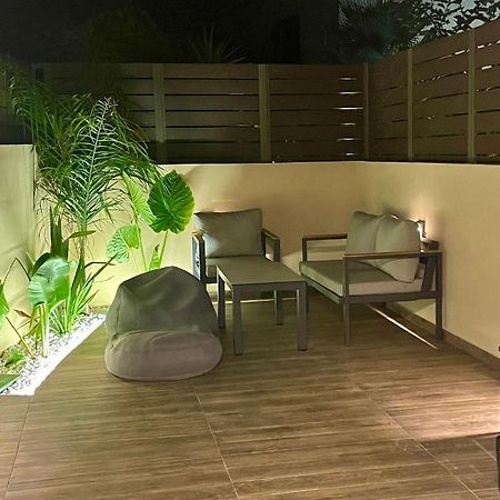 Haris White Apartment Roussospition ภายนอก รูปภาพ