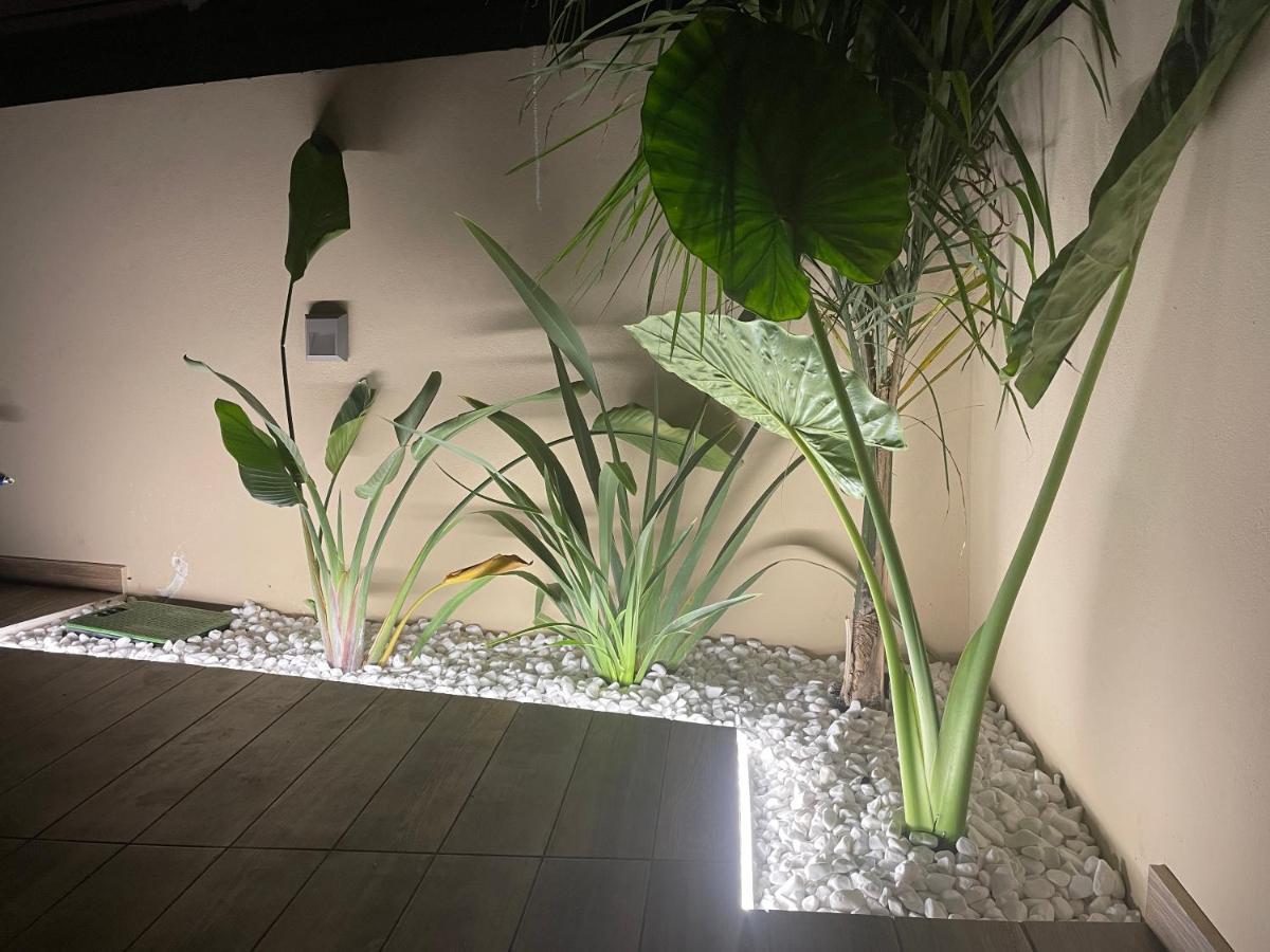 Haris White Apartment Roussospition ภายนอก รูปภาพ