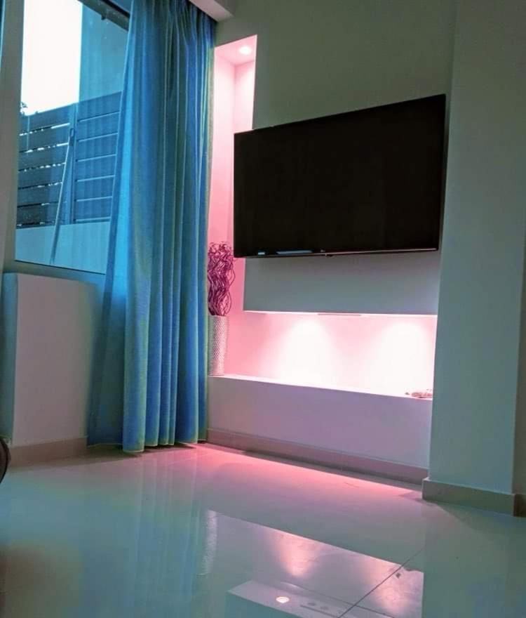 Haris White Apartment Roussospition ภายนอก รูปภาพ
